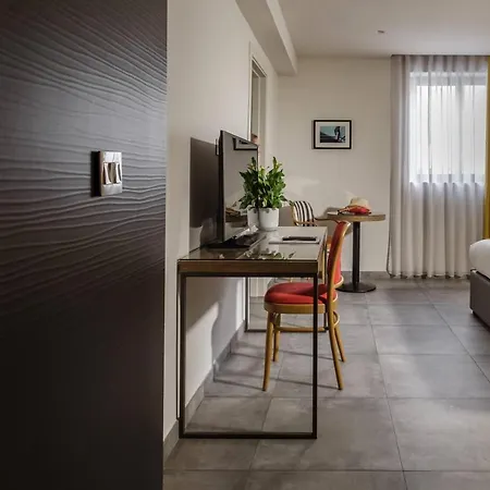 Hotell Urban By Neu Collective 3*