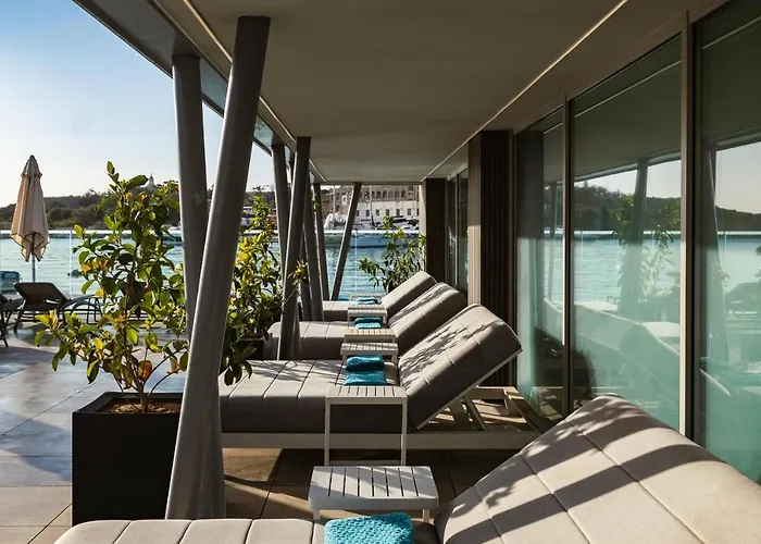 Urban By Neu Collective