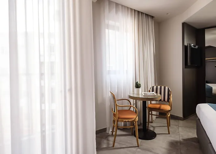 Urban By Neu Collective 3*